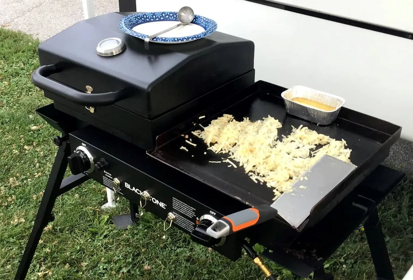 Blackstone Tailgater combo grill and griddle open view