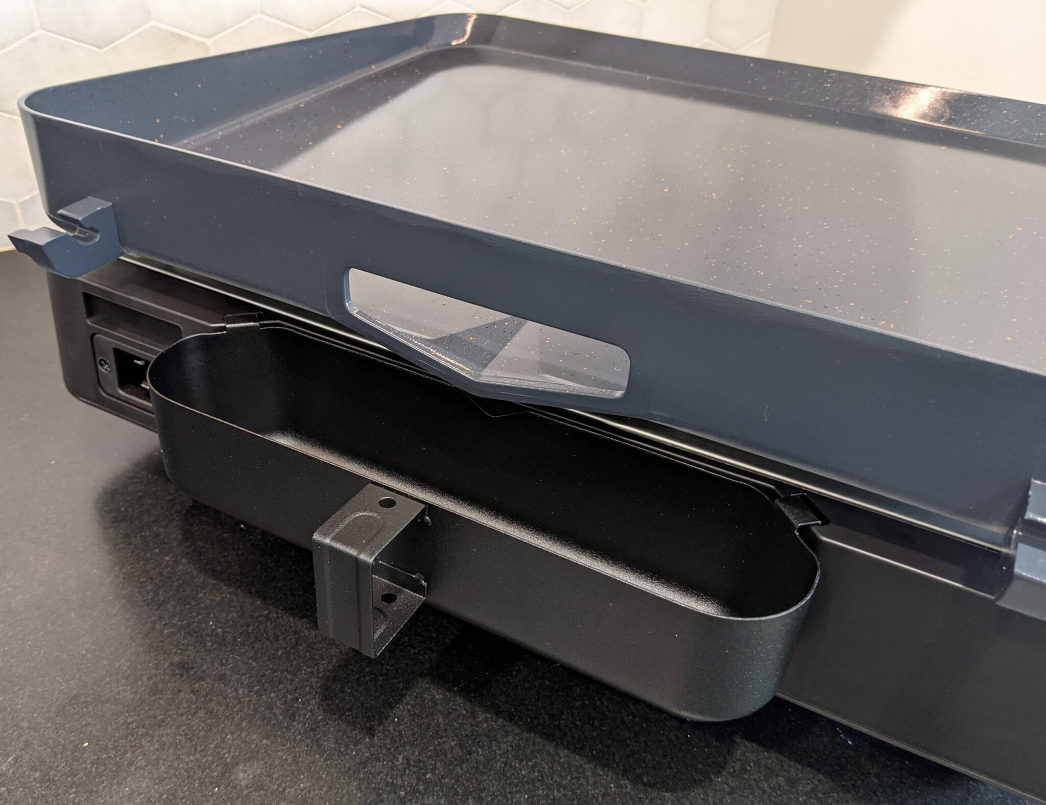 Review Blackstone ESeries Electric Tabletop Griddle with Hood